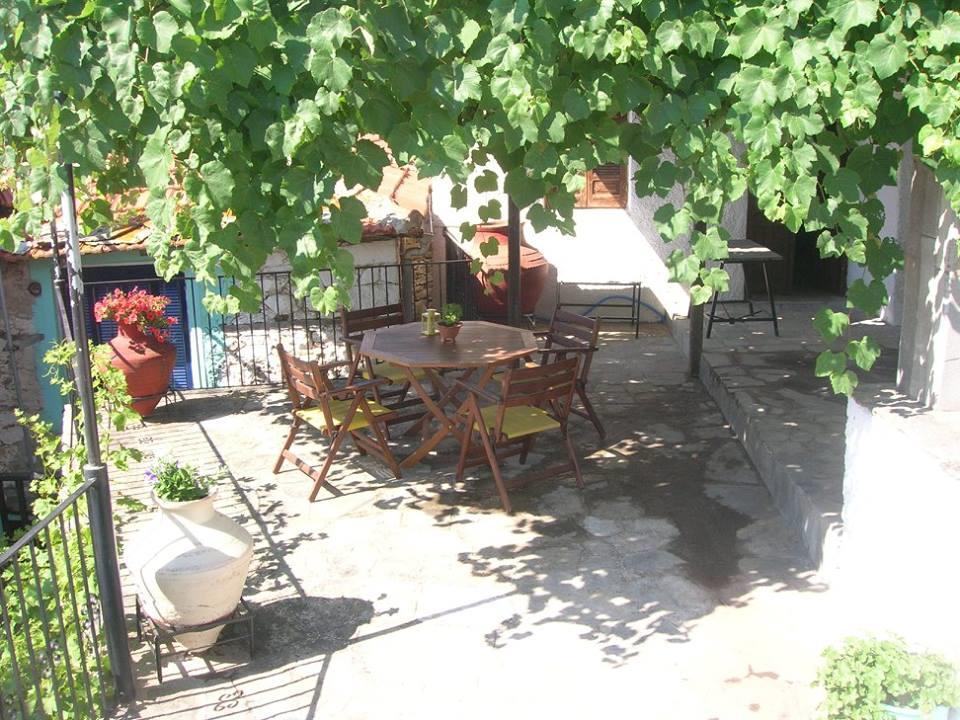 Athina'S House Guest House Skala Sotiros Exterior foto